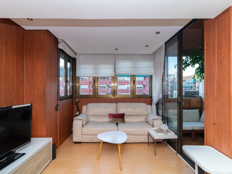 Foto e687088f-a4ac-4e93-b251-e92555356b1a. Pis amb aparcament a Ciutat Jardí Valencia