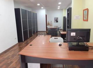 Location Maison à Zona Concordia. Estupendo local, totalmente reformado, actualmente centro de ens