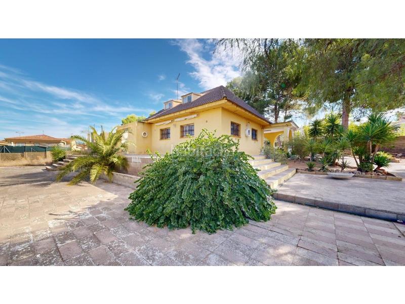 Foto 03853e8b-22b4-41d7-bf51-af4c41cad5b4. Chalet mit parking pool in Urbanizaciones Llíria