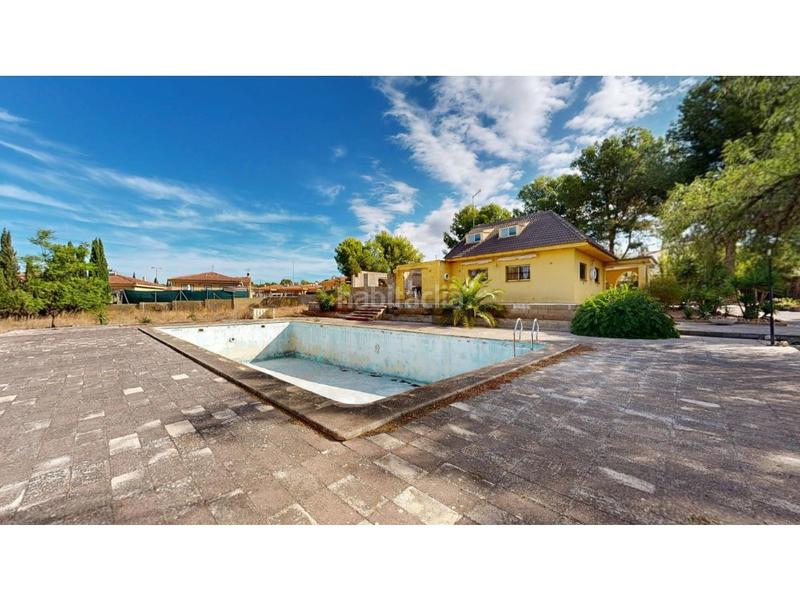 Foto a60ec155-1ca8-43b9-87c0-bfdab6f0fc60. Chalet mit parking pool in Urbanizaciones Llíria