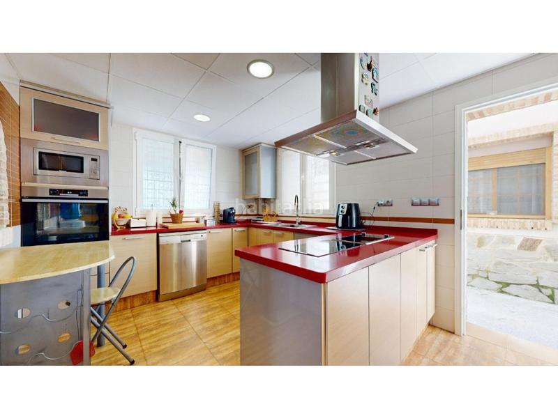 Foto 0b5cf24a-5fa2-41e5-826e-afbbc185aaf7. Casa con parcheggio piscina in Polígono del Aeropuerto Manises