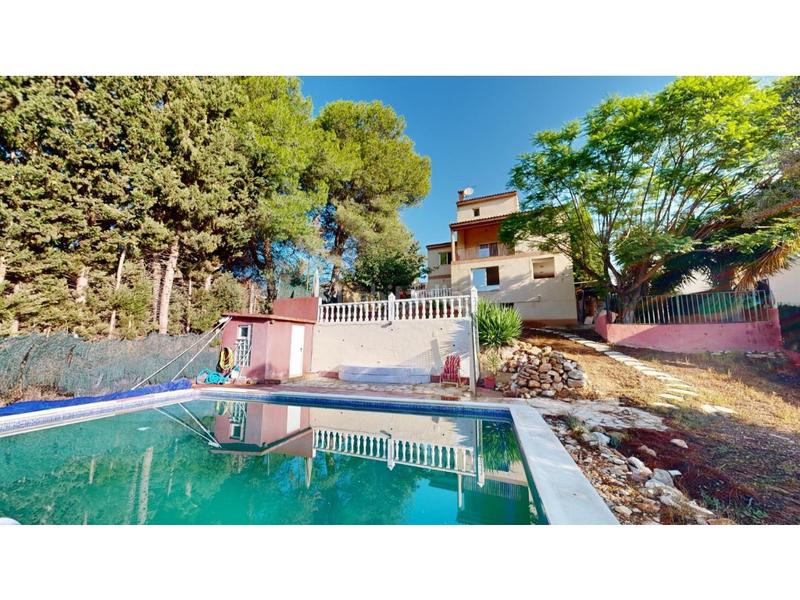 Foto 412f4296-3b8e-4265-875f-3abb8845d4d9. Chalet con riscaldamento parcheggio piscina in Sierra Perenchiza-Cumbres de Calicanto-Sto Domingo Chiva