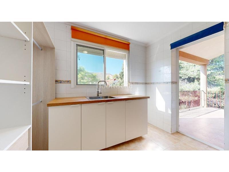 Foto f1b45e72-4908-4a5c-b2e6-b574939e40de. Chalet con riscaldamento parcheggio piscina in Sierra Perenchiza-Cumbres de Calicanto-Sto Domingo Chiva