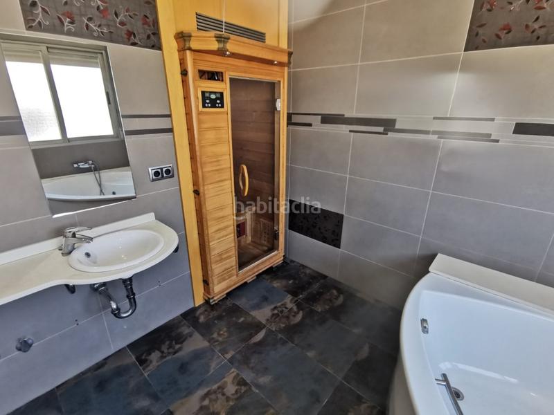 Foto d590c596-0f51-4531-9635-dc798756096c. Casa con parcheggio in Casinos