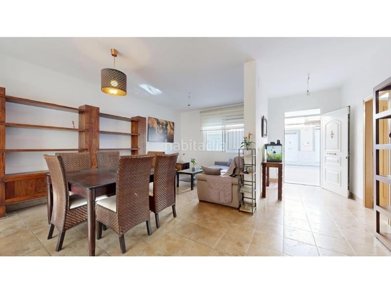 Foto 27bedae2-0b91-48c5-b9c3-d9097fe80abe. Casa a schiera con parcheggio in Casinos