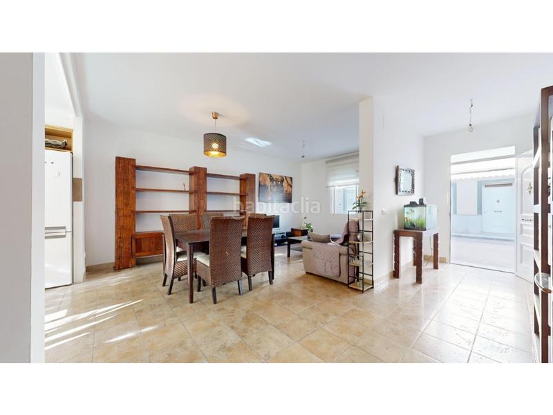 Foto 2b4310d2-ffbe-4974-b6ef-bbc6aee107d1. Casa a schiera con parcheggio in Casinos