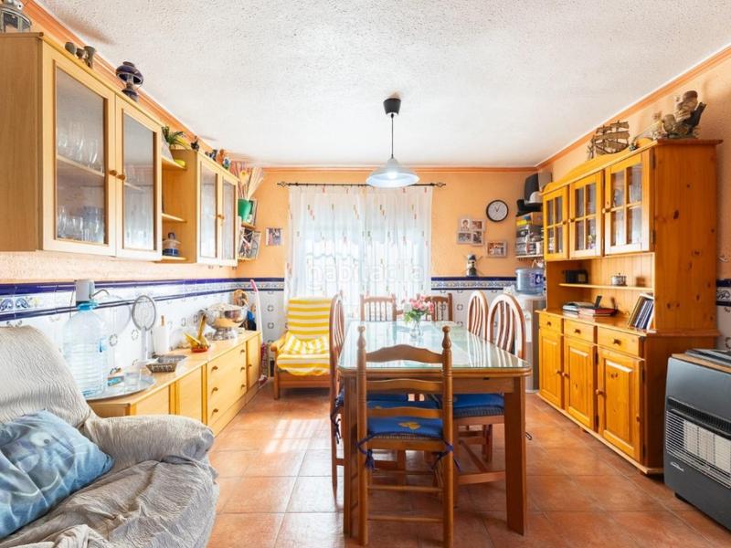 Foto cdc6a442-a9d5-4dd9-b639-77a50bc048c9. Chalet avec parking dans Cheste