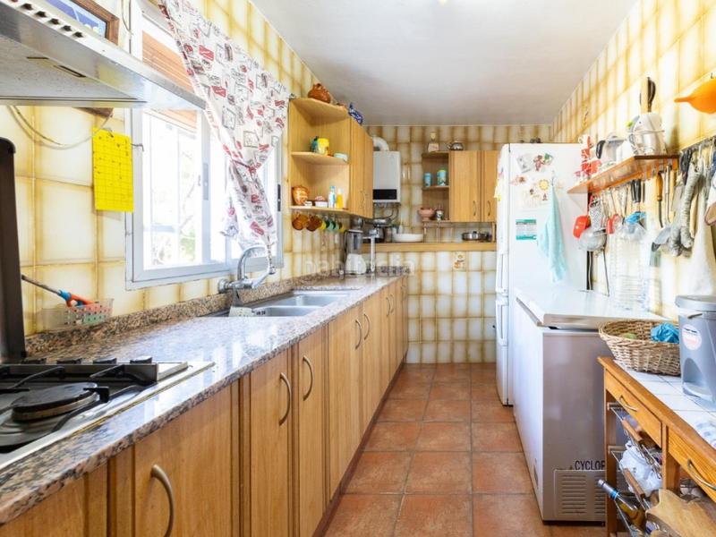 Foto d2e33a8e-b541-422f-9951-95bf3db3e009. Chalet avec parking dans Cheste