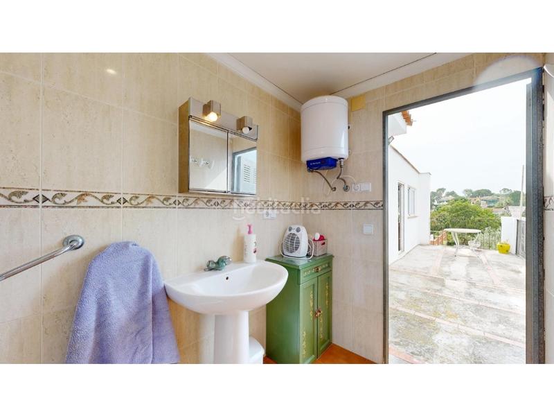 Foto cbeb1019-b314-43ae-9b80-74110979fec9. Chalet mit heizung parking pool in Alberic