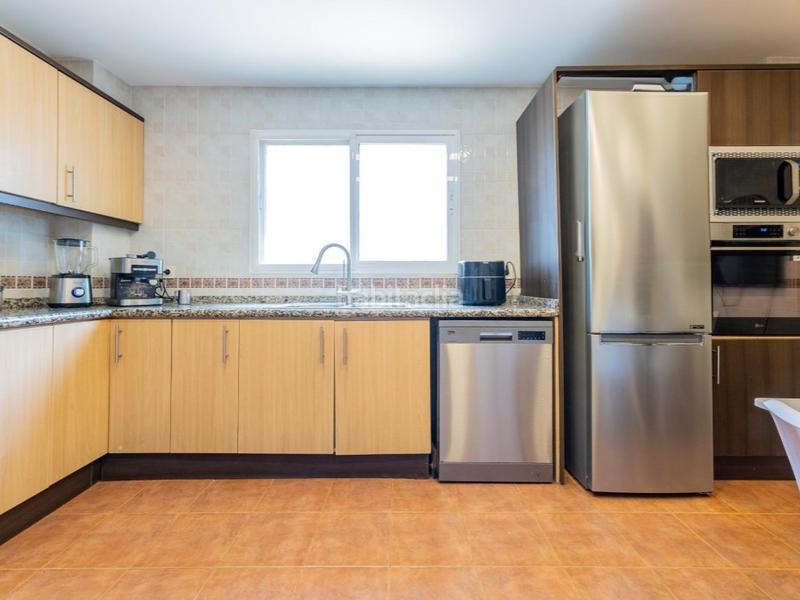 Foto 19a72a08-4a98-479c-a882-ef65143b0ee7. Xalet amb calefacció aparcament piscina a La Cañada Paterna