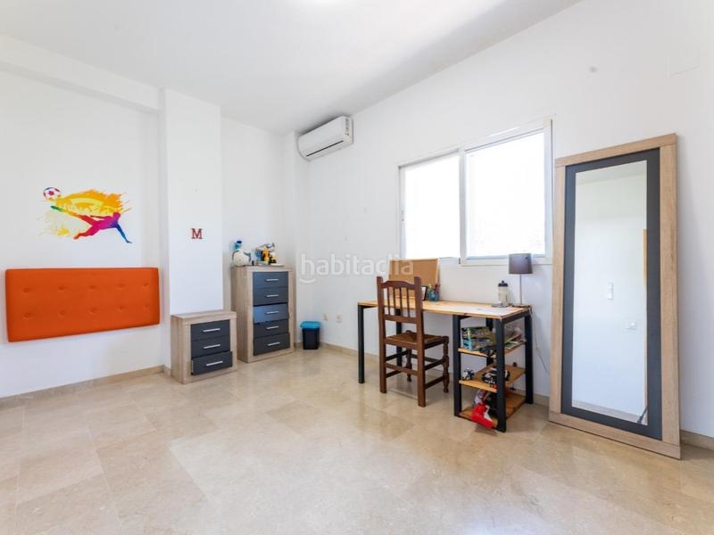 Foto bf5b7388-3c54-4c55-b9cb-9349875aecf7. Xalet amb calefacció aparcament piscina a La Cañada Paterna