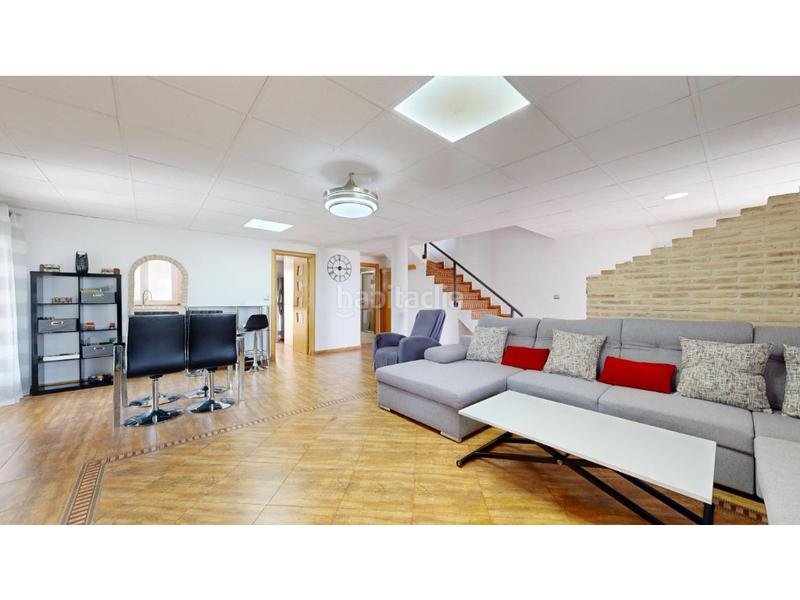 Foto 0f28f923-38d3-44f1-9e55-86ec6f3e90ba. Casa con parcheggio piscina in Polígono del Aeropuerto Manises