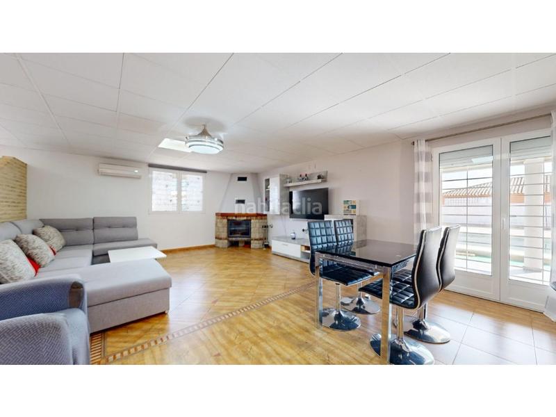 Foto 8f0f8adc-5a68-4926-a1a7-36221f05c3eb. Casa con parcheggio piscina in Polígono del Aeropuerto Manises