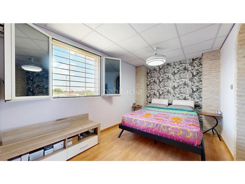 Foto b6831748-e2df-4de2-a9e0-4a3cbc43ceba. Casa con parcheggio piscina in Polígono del Aeropuerto Manises