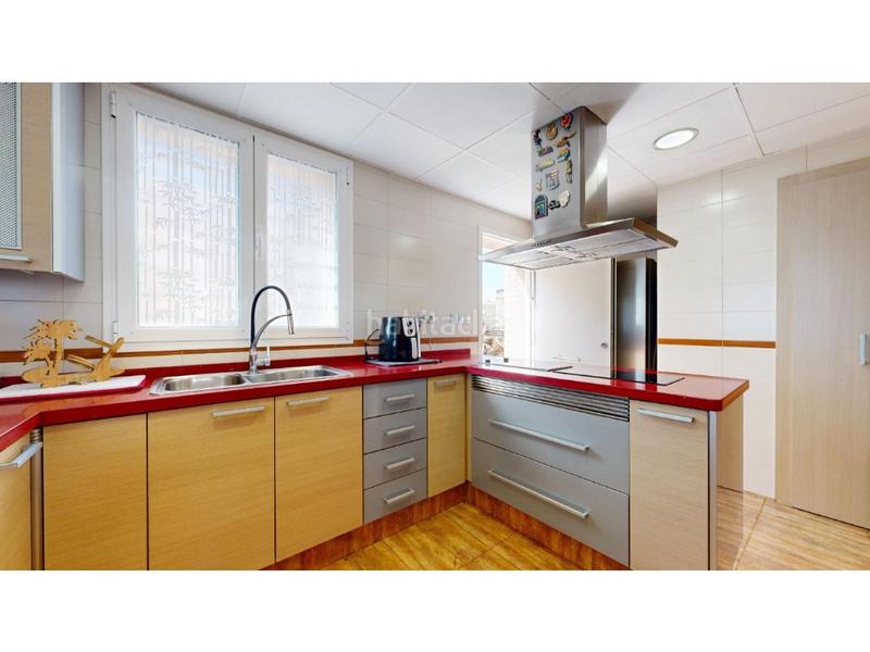 Foto ba6e285a-b691-4d4d-bfaa-e95af8358dbe. Casa con parcheggio piscina in Polígono del Aeropuerto Manises