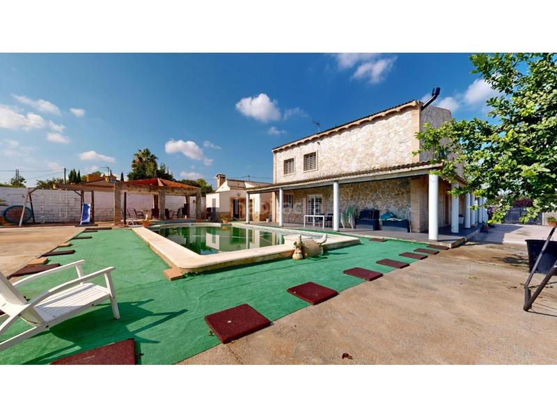 Foto d319163d-c25b-44b9-9a20-323bf1e0b02f. Casa con parcheggio piscina in Polígono del Aeropuerto Manises