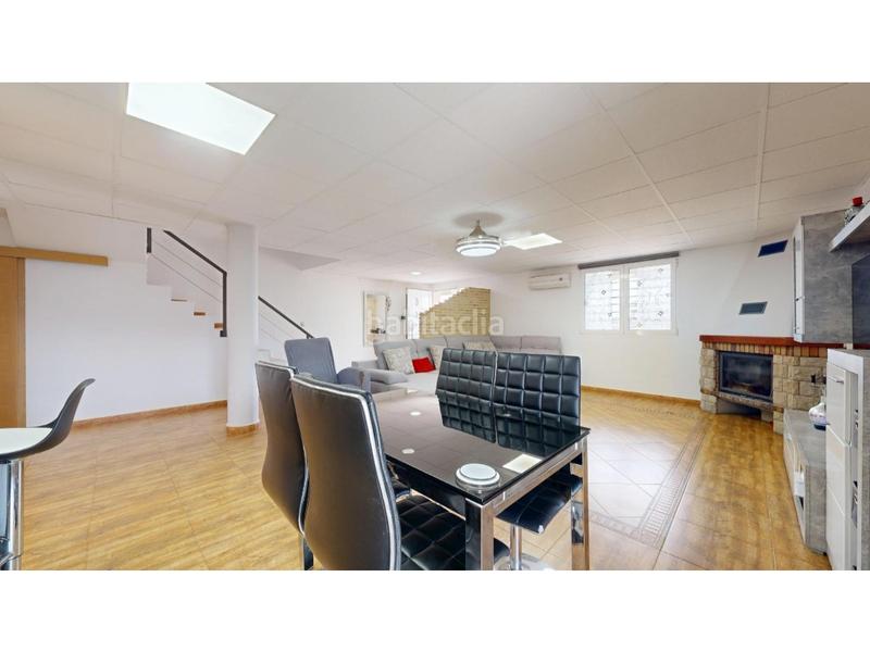 Foto e856d5de-feb7-4d1d-8996-5d52a6a011fb. Casa con parcheggio piscina in Polígono del Aeropuerto Manises