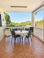 Chalet à Tavernes Blanques. Chalet en villamarchante