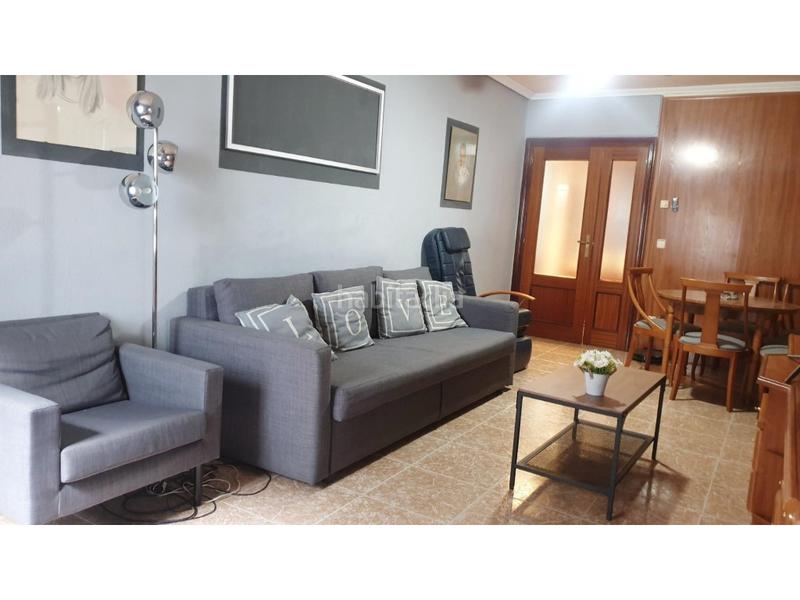 Foto 056c9d34-f8cb-444f-b5ed-1e0b05b7c788. Pis a Poble Nou Torrent