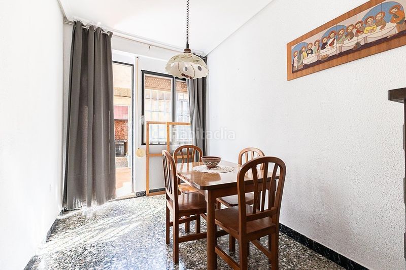 Foto 1afbe925-356d-4491-812d-2576f9e19a62. Casa amb aparcament a Albal