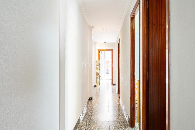Foto abac3746-df89-4397-b77d-aa24d1a99494. Casa amb aparcament a Albal