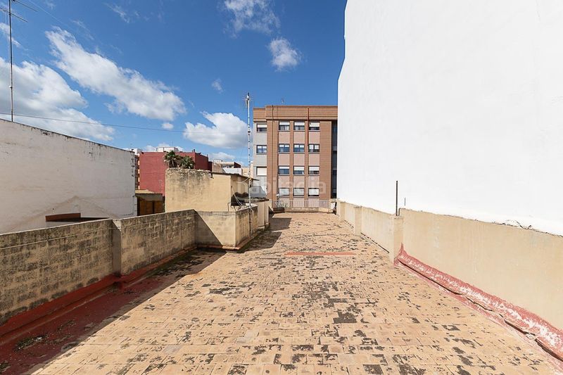 Foto b2bacda0-f9e9-4080-82e9-85e6bddb8648. Casa amb aparcament a Albal