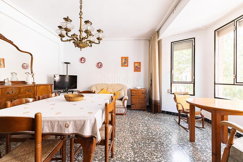 Foto d115a796-c37d-4362-84aa-b657c9445bcb. Casa amb aparcament a Albal