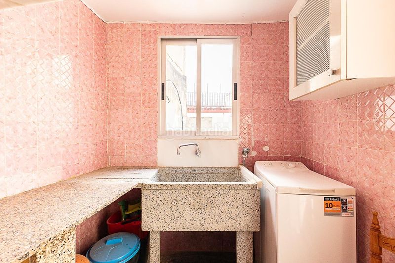Foto f611b504-716d-455c-97fb-b64d000c8c29. Casa amb aparcament a Albal