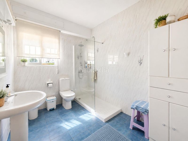 Foto 2bd1c126-ba81-400e-9023-3696e6f69c0a. Xalet amb aparcament piscina a Montroi / Montroy