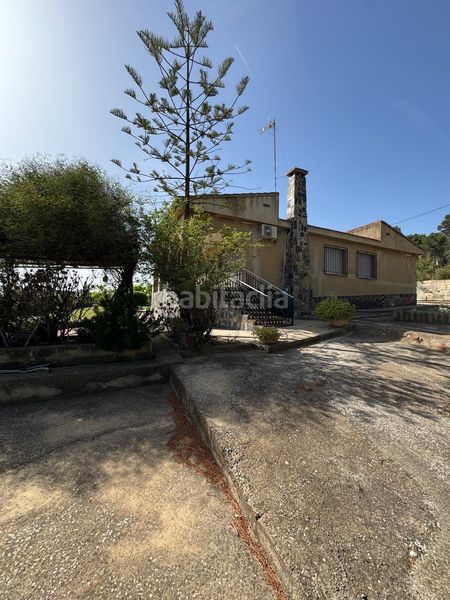 Foto e25e8379-de8b-42b1-ae18-206011772c42. Xalet amb aparcament piscina a Montroi / Montroy