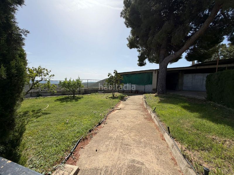 Foto ef689a59-dd76-4b8f-ab43-4158882b1e1c. Xalet amb aparcament piscina a Montroi / Montroy