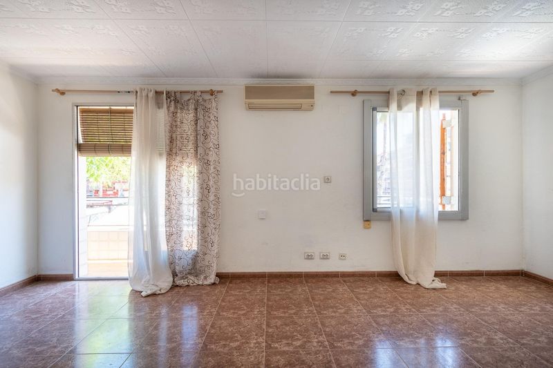 Foto a00e64ef-b3f9-48d8-ae49-d3d82123d5d3. Pis a Alfafar