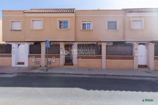 Maison jumelée à Huércal de Almería. Casa en venta en huércal de almería