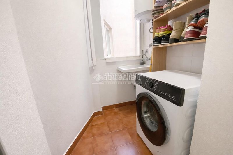 Foto 5b9b7040-faec-4881-8445-1cbb35306d53. Pis amb aparcament a Viator