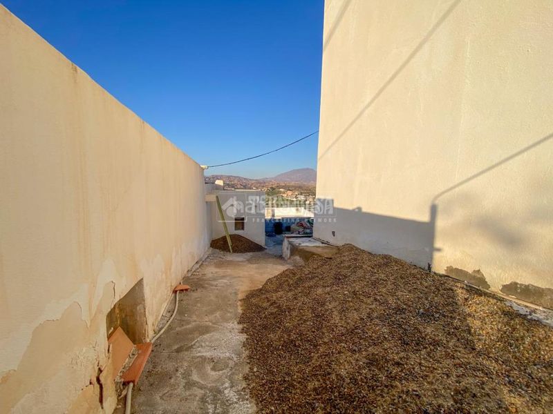 Foto c156f05d-87c7-4fe9-b446-dbcf296c1bdf. Casa a Gádor