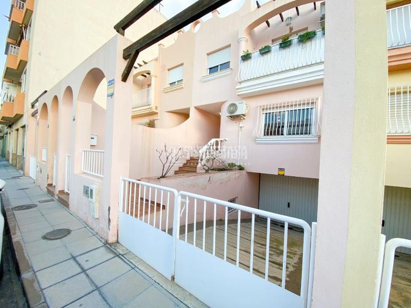 Foto 7f91ef46-ac15-4010-90eb-a5801c201483. Casa aparellada a Pechina
