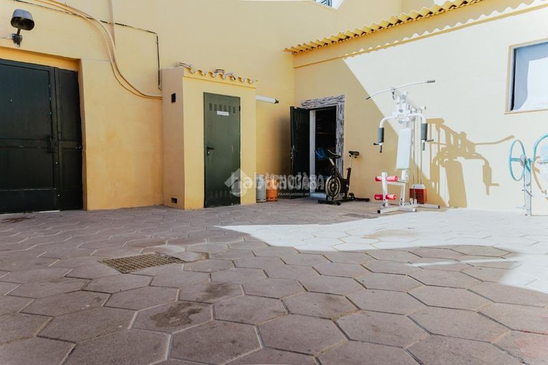 Foto b3123521-1de1-4e1e-877f-25e1e0e8c5ab. Casa aparellada a Rioja