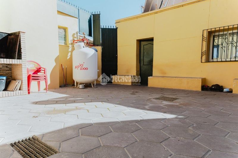 Foto cedf171a-ea08-4d91-8f6b-345953a1f168. Casa aparellada a Rioja