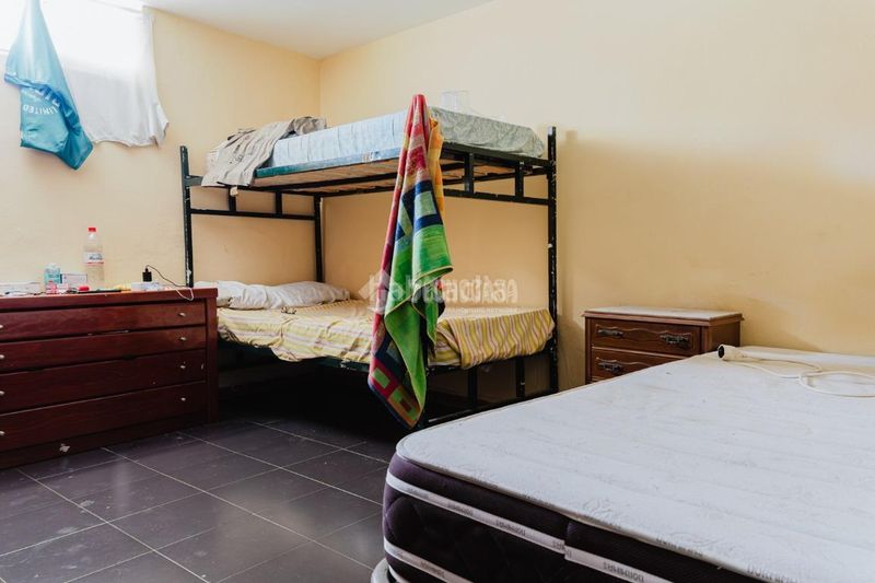 Foto d0dc6f97-a93f-40b9-ae59-432799b650d7. Casa aparellada a Rioja