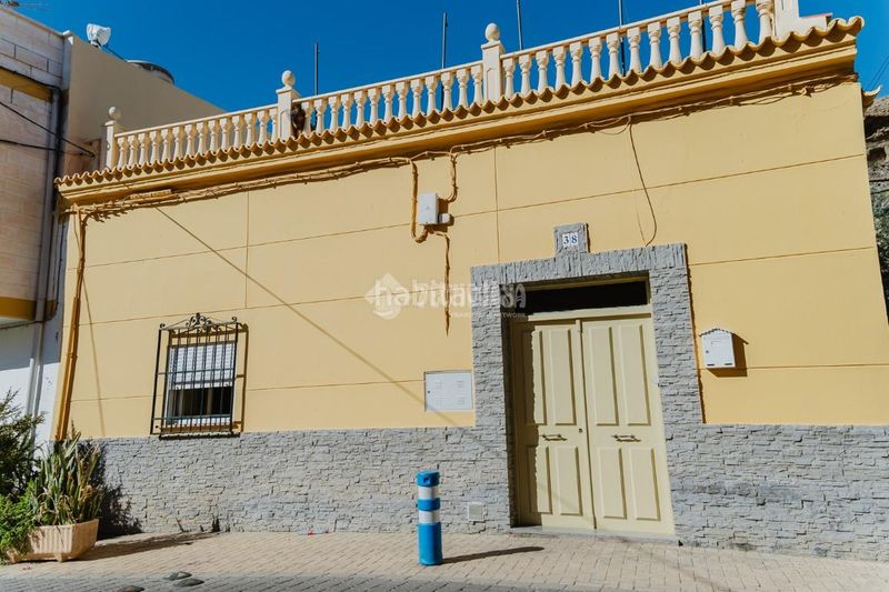 Foto fbf01a1e-7c52-47e5-a3b1-ca6d373efb72. Casa aparellada a Rioja