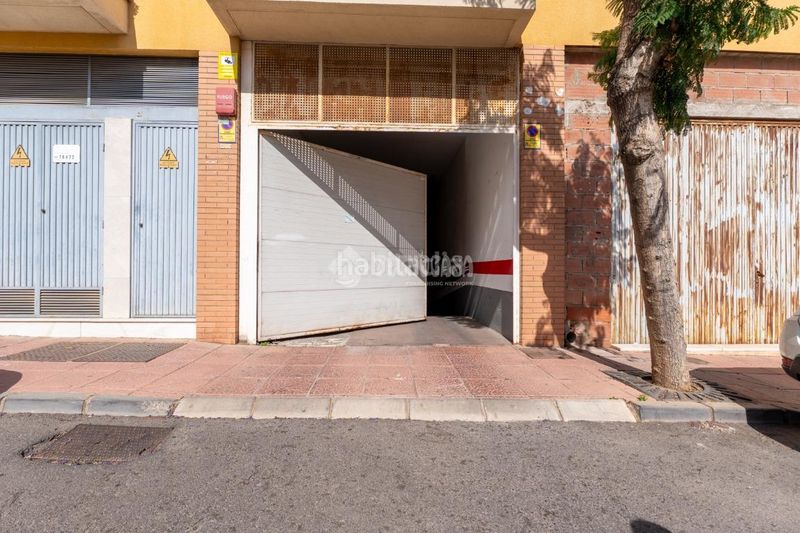 Foto 7ca5c5ec-c703-4149-8099-2f8434bf49cf. Aparcament cotxe a Huércal de Almería