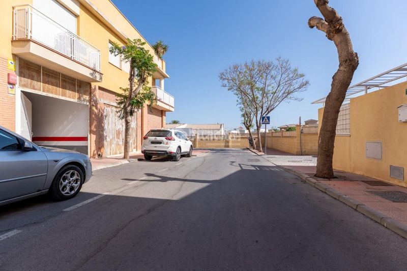 Foto afcdaae4-9d2f-4d22-b310-bcd046775397. Aparcament cotxe a Huércal de Almería