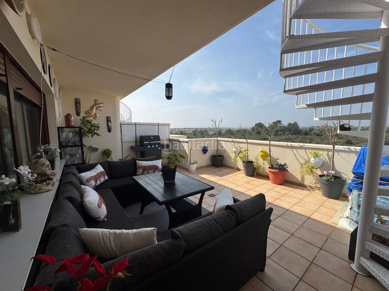 Foto 419c2b26-24dd-49f0-a89d-19d57f2fb134. Dúplex amb aparcament piscina a San Jorge