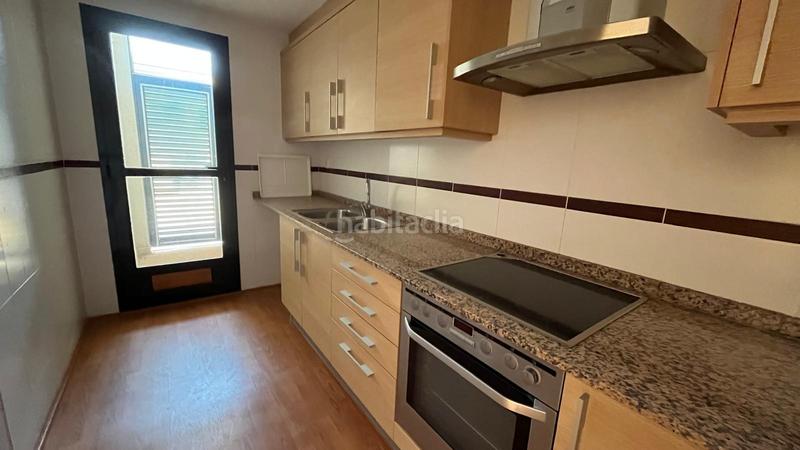 Foto 775b803a-5d5f-42fc-bccf-d77ecd17d6a7. Planta baixa a calle sevilla 1 a San Jorge