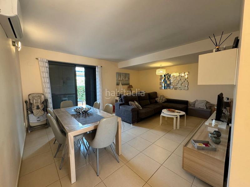 Foto 2faa43b5-287f-46b9-acb5-dc34efbed362. Casa aparellada amb aparcament piscina a San Jorge