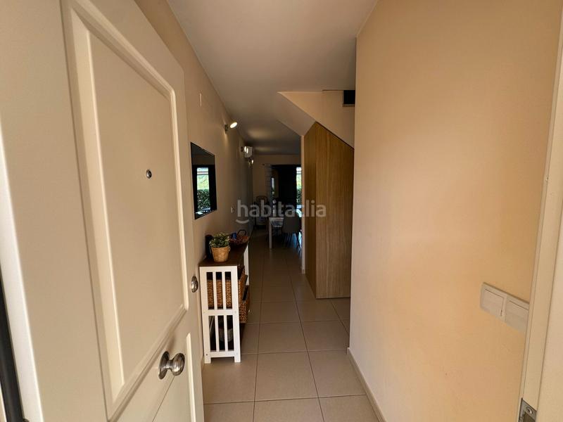 Foto 3671e28f-6642-4296-9d77-0d2727a7e60d. Casa aparellada amb aparcament piscina a San Jorge