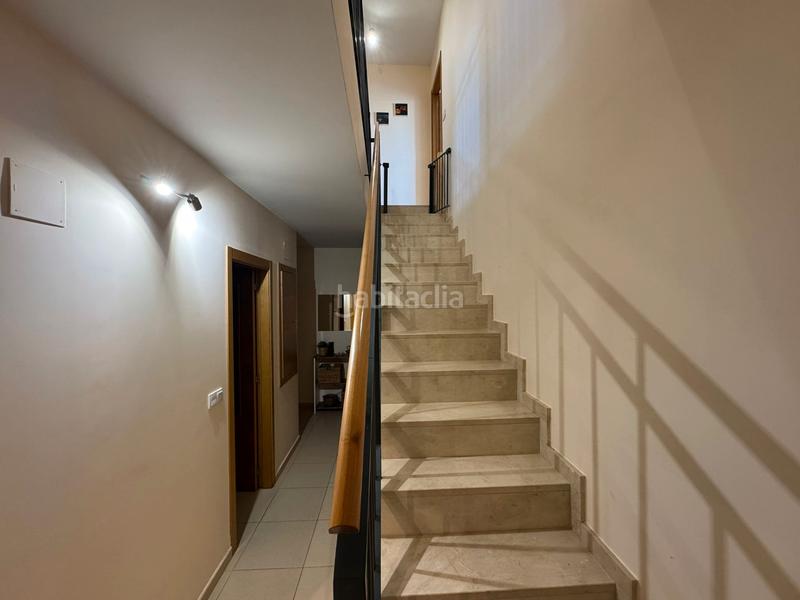 Foto 380d4d38-08a5-42fd-a683-6a5d3be3911c. Casa aparellada amb aparcament piscina a San Jorge