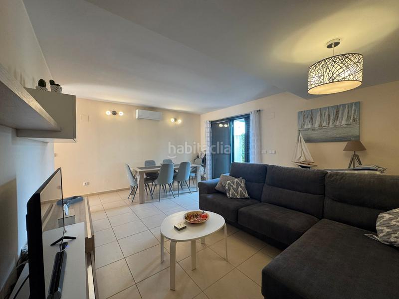 Foto 47319d5a-9345-428b-9c5e-bed7408fd4ce. Casa aparellada amb aparcament piscina a San Jorge