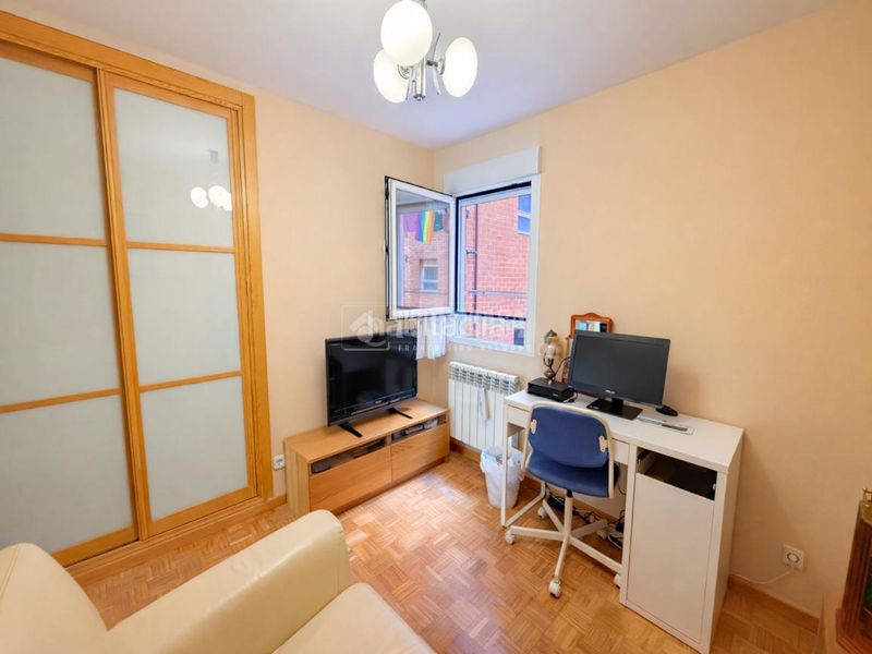 Foto ba97bea5-46b4-410d-b2ef-0c86aef111d4. Piso  en venta en Peñagrande Madrid