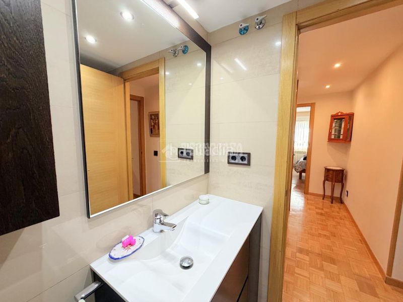 Foto e399d4ed-f441-44df-a483-d5b459ab2875. Piso  en venta en Peñagrande Madrid